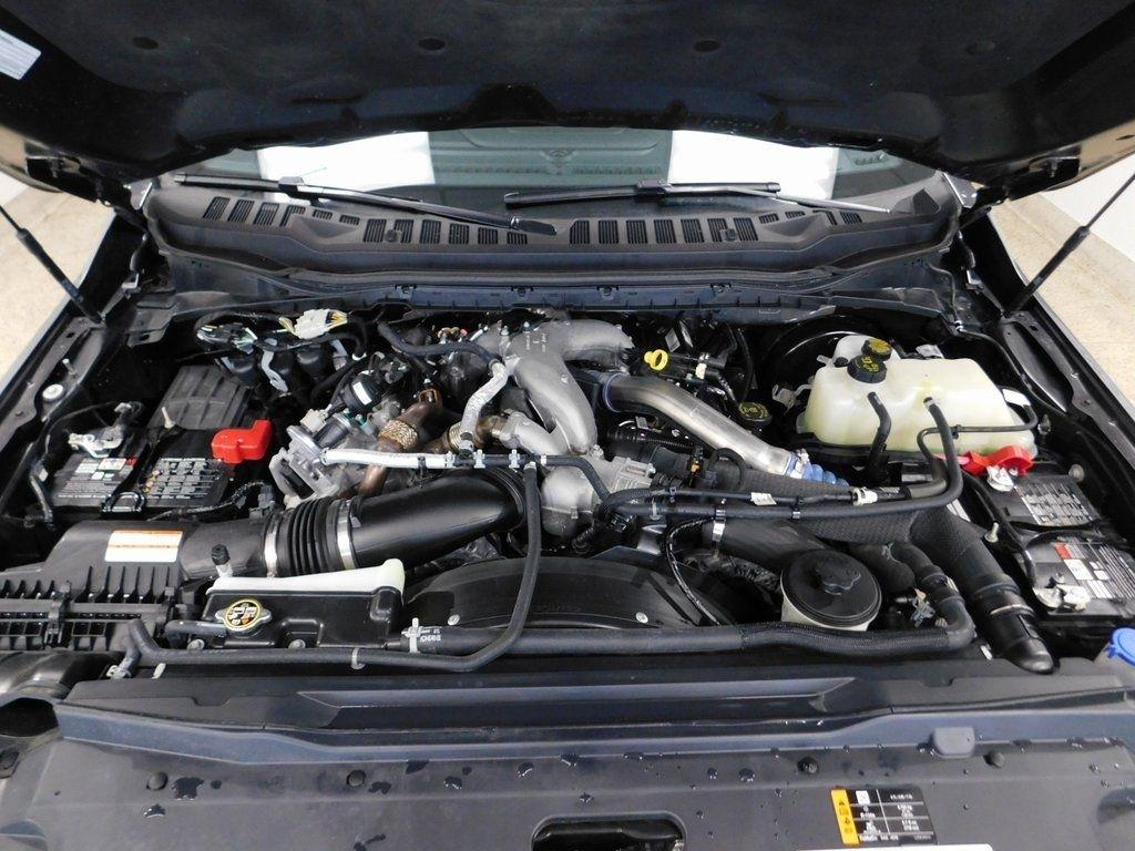 Ford F-250 SD Platinum Crew Cab 4WD 2025