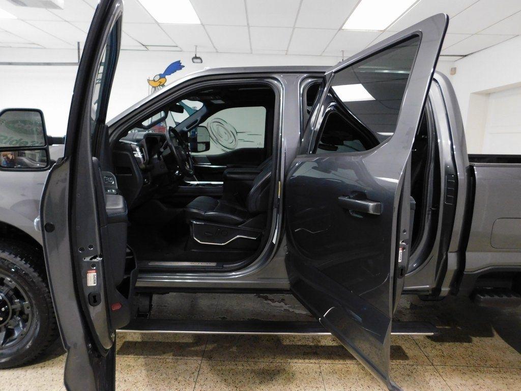 Ford F-250 SD Platinum Crew Cab 4WD 2025