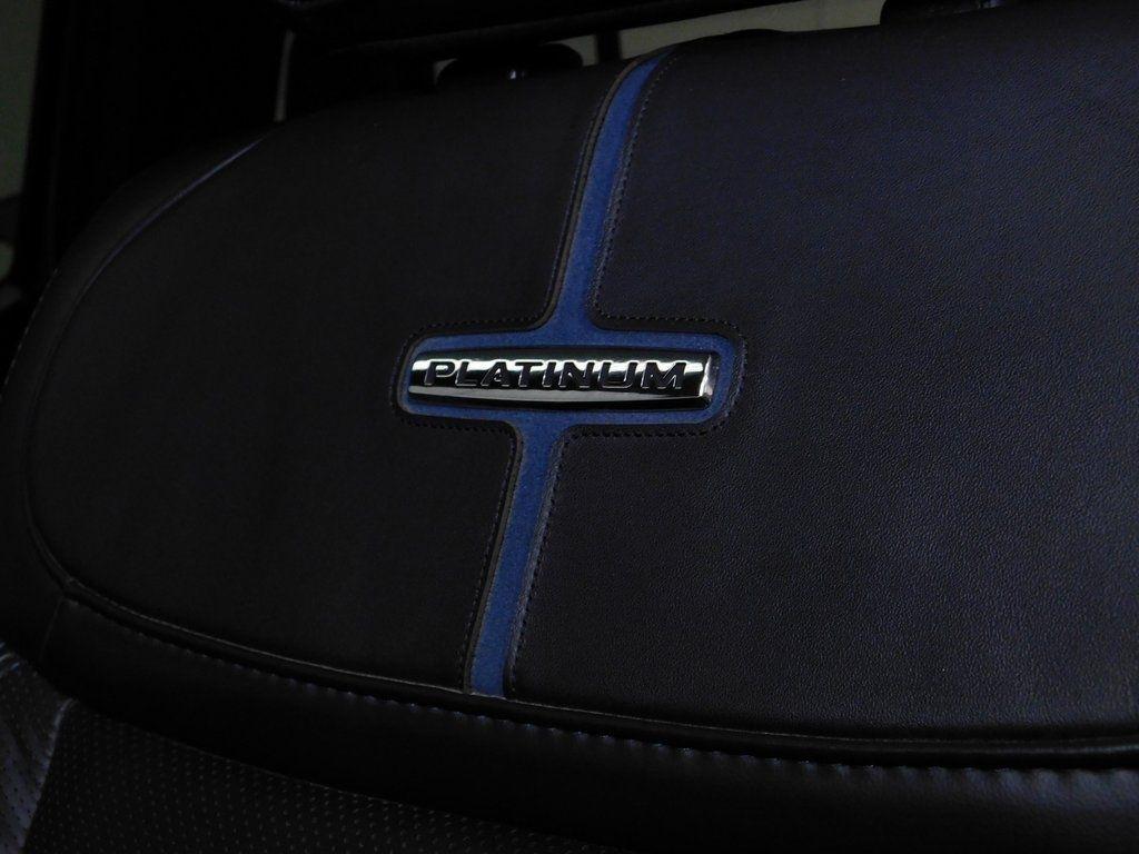 Ford F-250 SD Platinum Crew Cab 4WD 2025