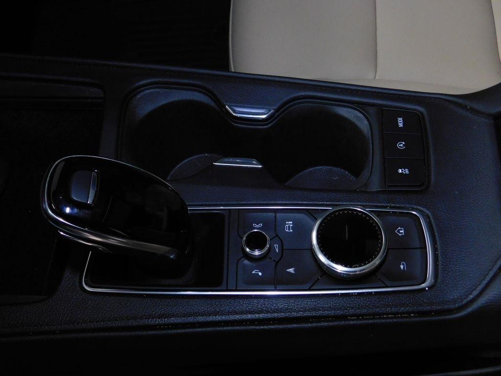 Cadillac XT4 Luxury AWD 2024