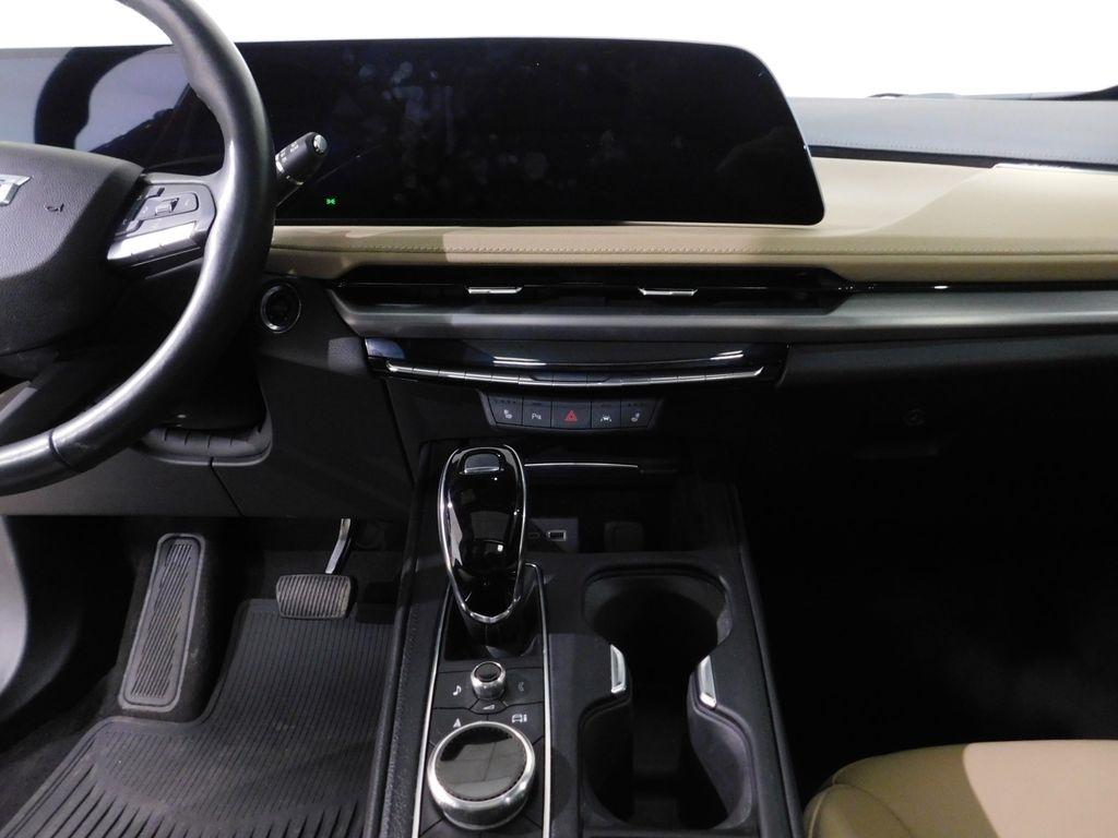 Cadillac XT4 Luxury AWD 2024