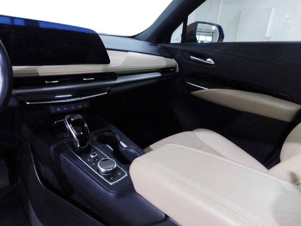 Cadillac XT4 Luxury AWD 2024