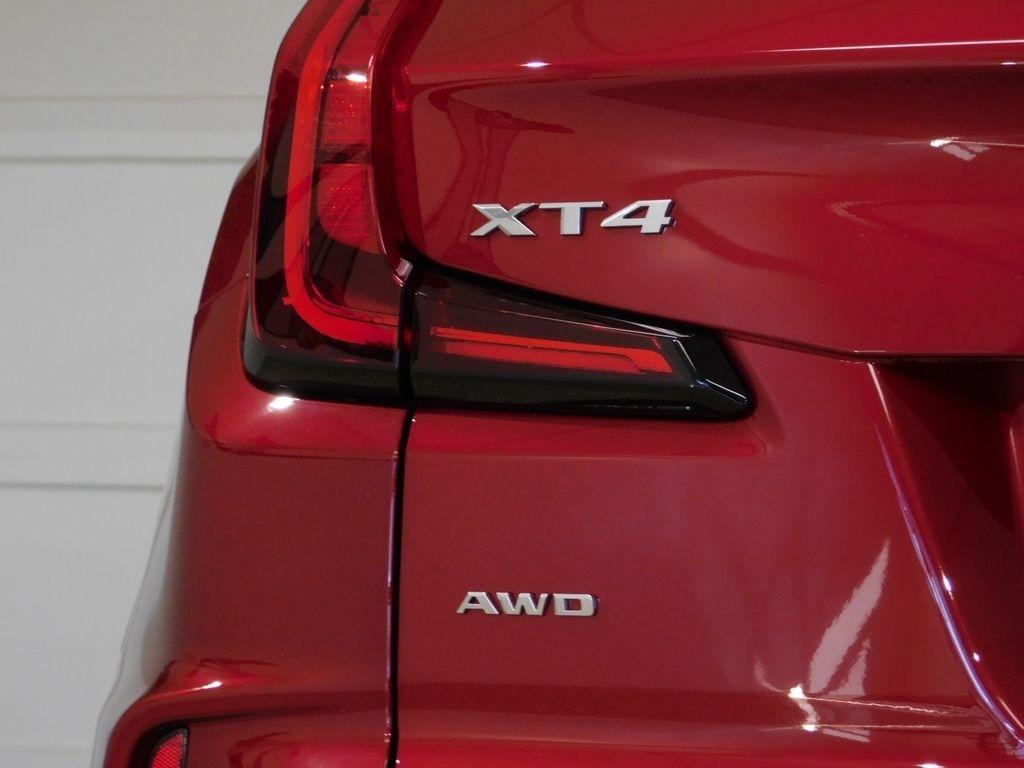 Cadillac XT4 Luxury AWD 2024