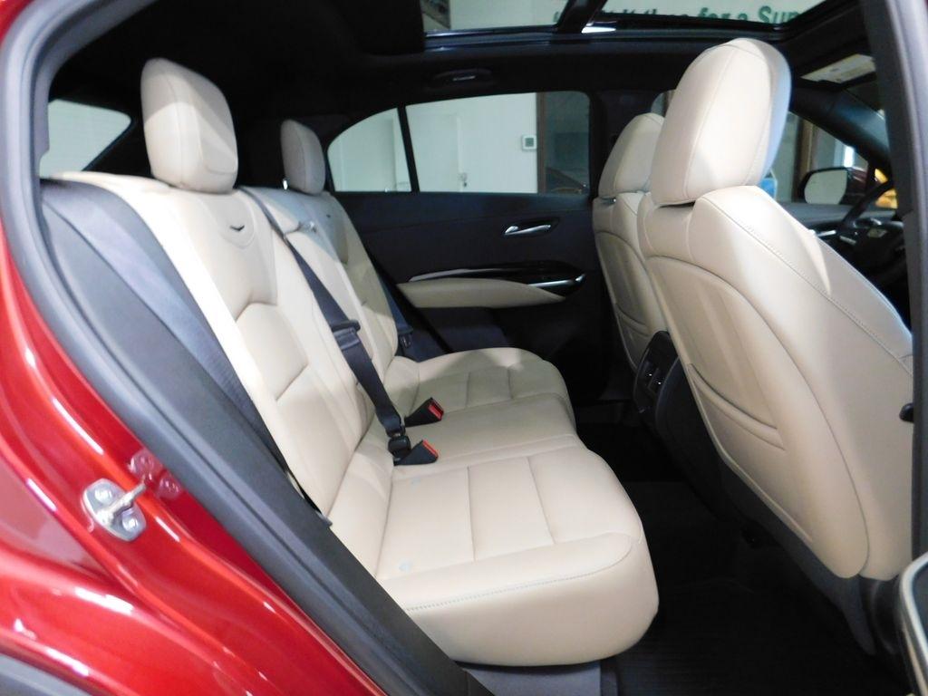 Cadillac XT4 Luxury AWD 2024