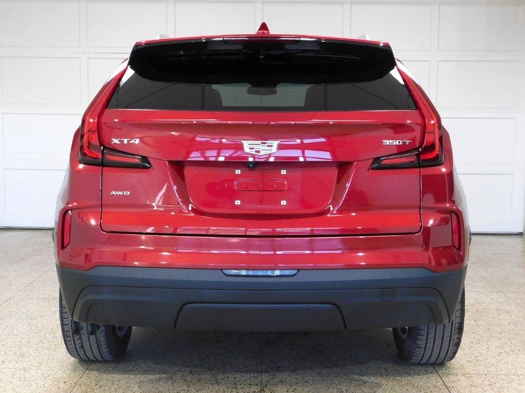 Cadillac XT4 Luxury AWD 2024