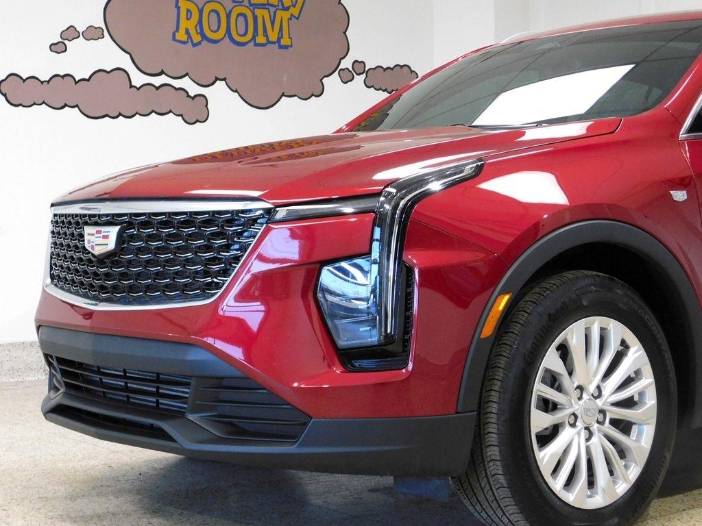 Cadillac XT4 Luxury AWD 2024
