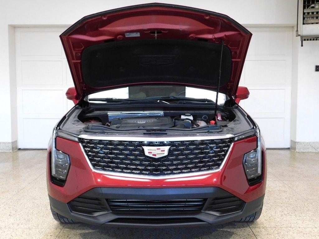 Cadillac XT4 Luxury AWD 2024