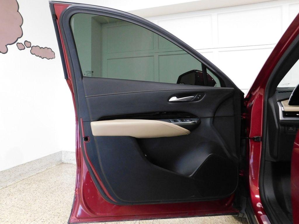 Cadillac XT4 Luxury AWD 2024