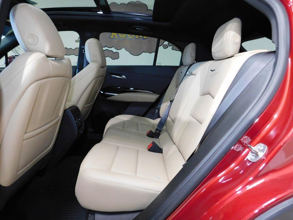 Cadillac XT4 Luxury AWD 2024