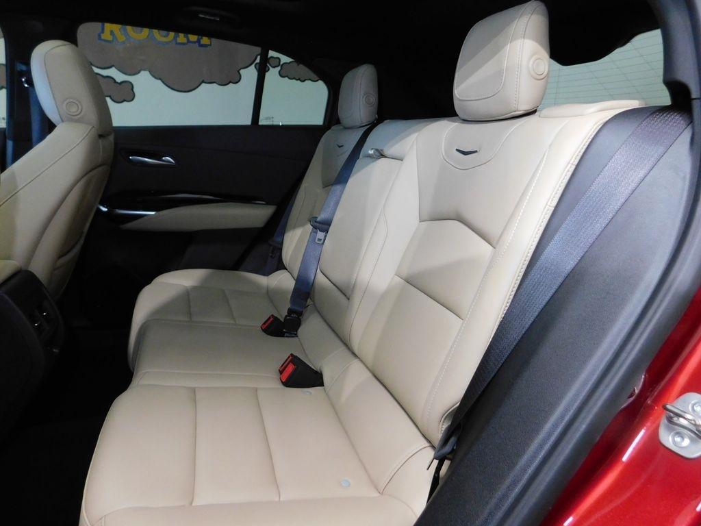 Cadillac XT4 Luxury AWD 2024