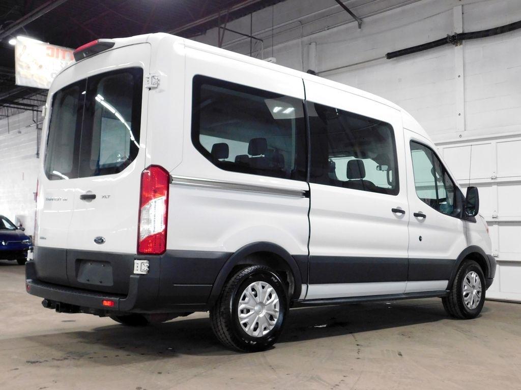 Ford Transit 150 Wagon Med. Roof XLT w/Sliding Pass. 130-in. WB 2018