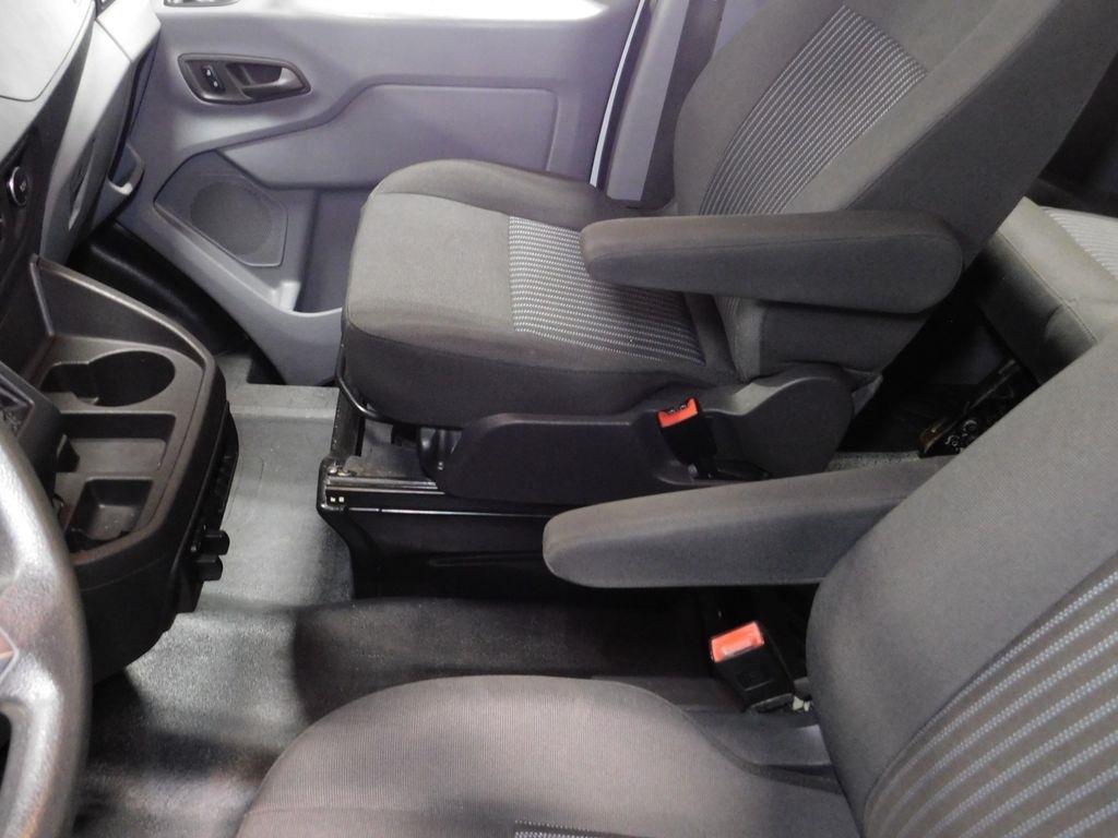 Ford Transit 150 Wagon Med. Roof XLT w/Sliding Pass. 130-in. WB 2018