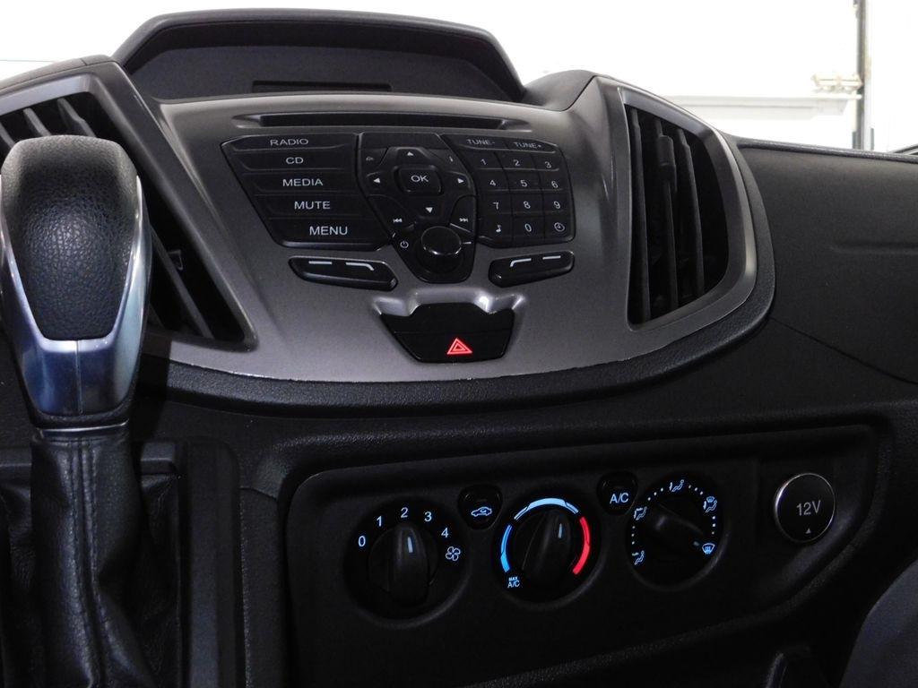 Ford Transit 150 Wagon Med. Roof XLT w/Sliding Pass. 130-in. WB 2018