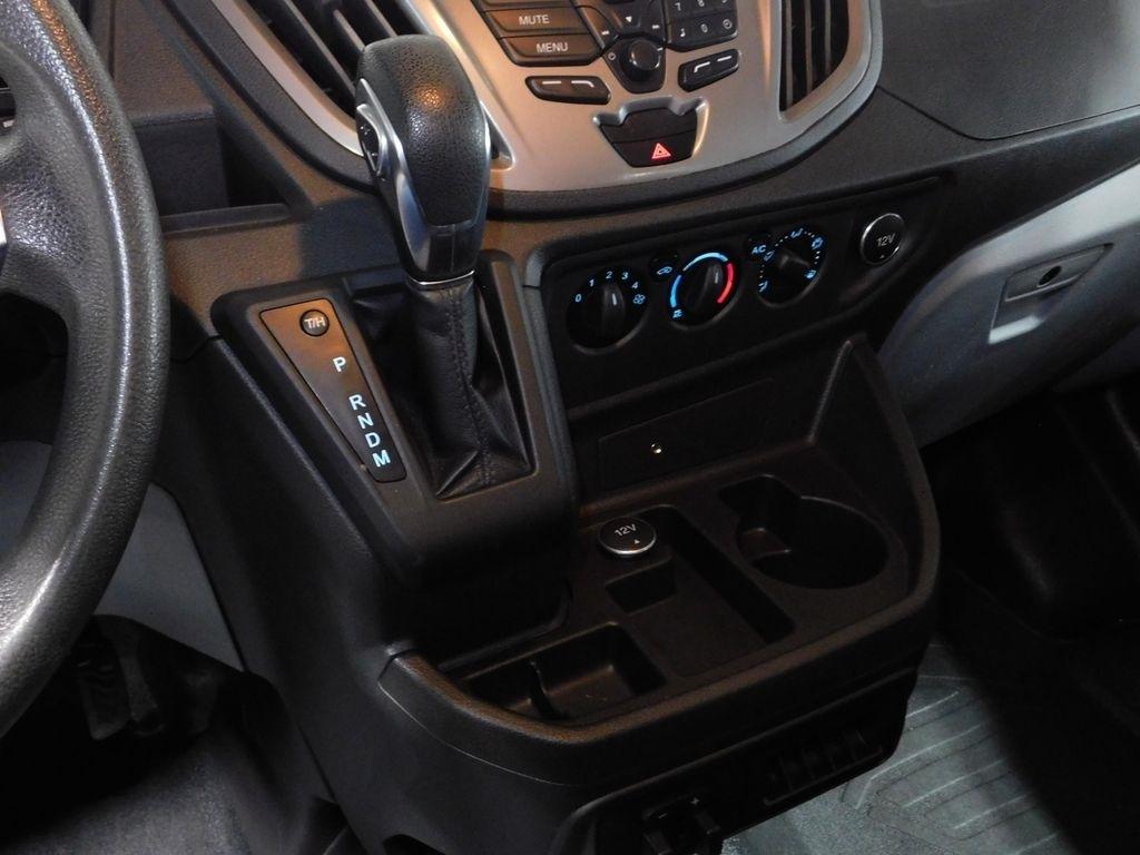 Ford Transit 150 Wagon Med. Roof XLT w/Sliding Pass. 130-in. WB 2018