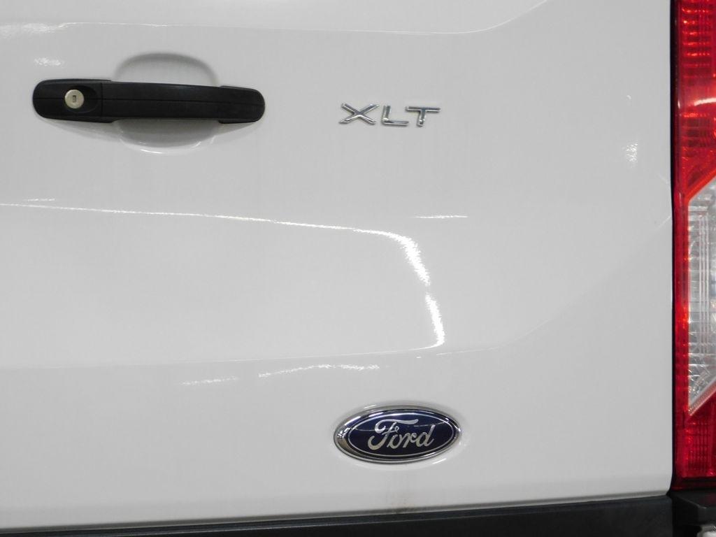 Ford Transit 150 Wagon Med. Roof XLT w/Sliding Pass. 130-in. WB 2018