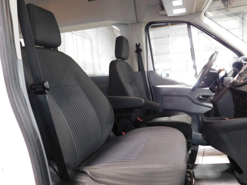 Ford Transit 150 Wagon Med. Roof XLT w/Sliding Pass. 130-in. WB 2018