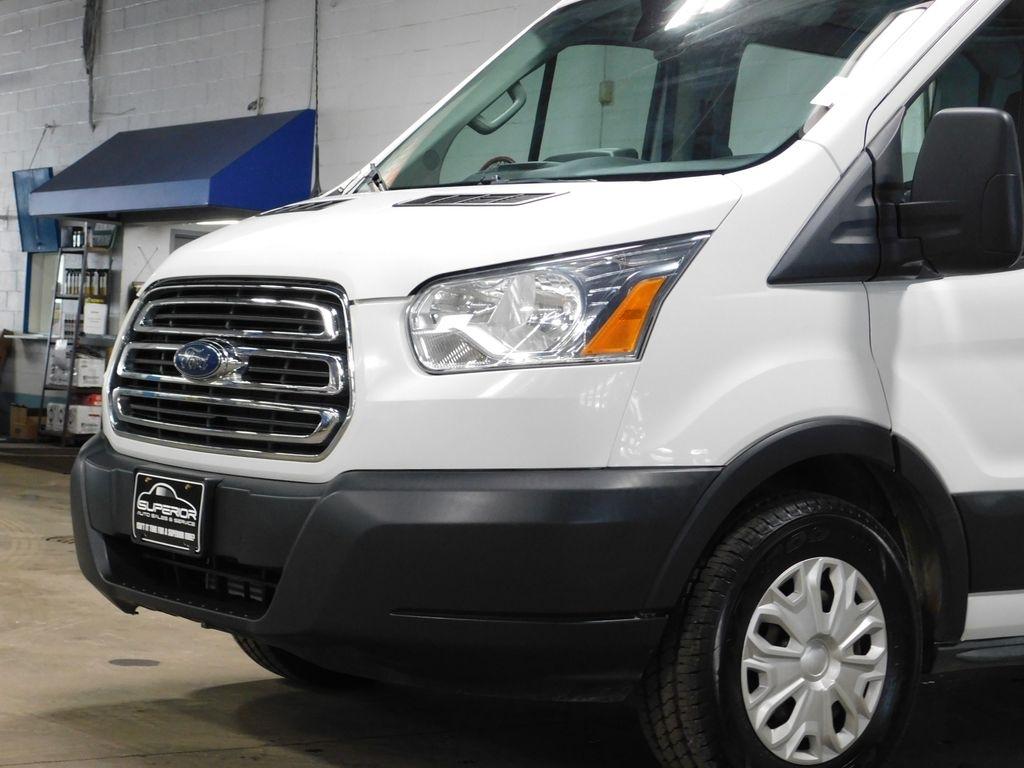 Ford Transit 150 Wagon Med. Roof XLT w/Sliding Pass. 130-in. WB 2018