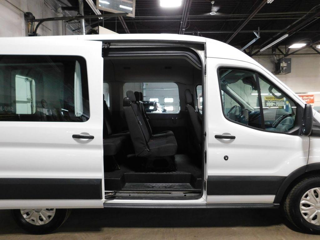 Ford Transit 150 Wagon Med. Roof XLT w/Sliding Pass. 130-in. WB 2018
