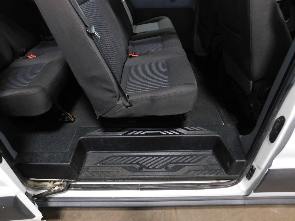 Ford Transit 150 Wagon Med. Roof XLT w/Sliding Pass. 130-in. WB 2018