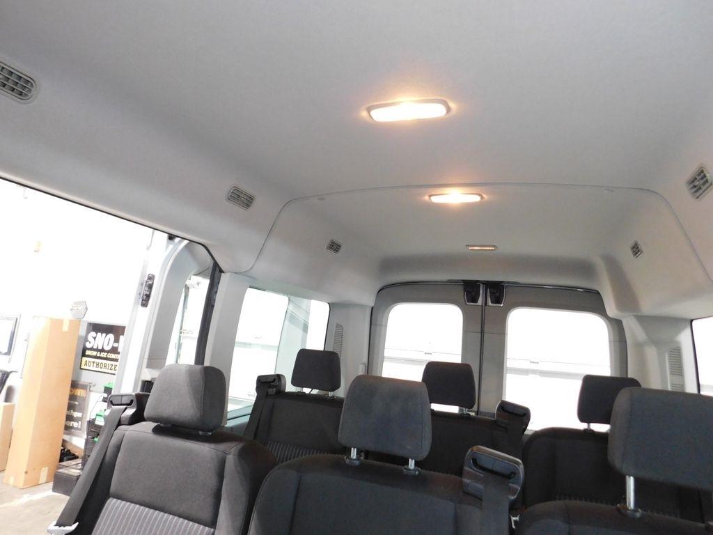 Ford Transit 150 Wagon Med. Roof XLT w/Sliding Pass. 130-in. WB 2018