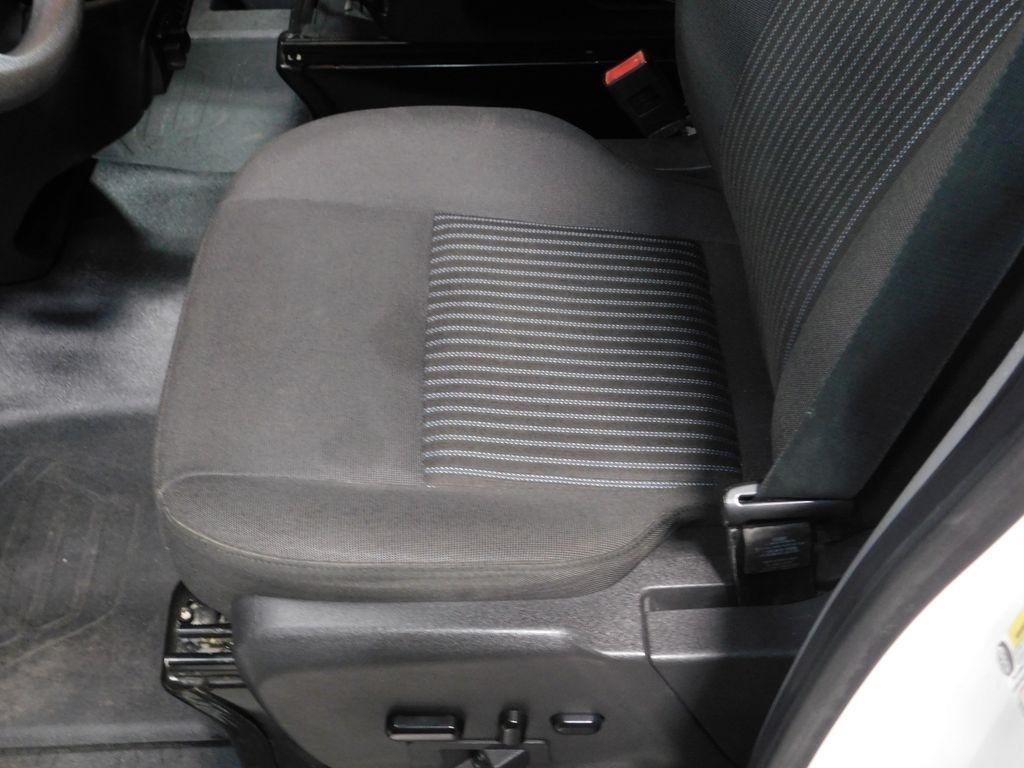 Ford Transit 150 Wagon Med. Roof XLT w/Sliding Pass. 130-in. WB 2018