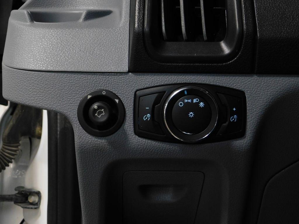 Ford Transit 150 Wagon Med. Roof XLT w/Sliding Pass. 130-in. WB 2018