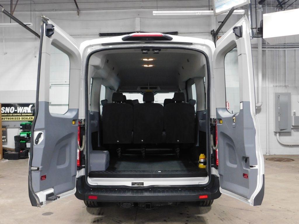 Ford Transit 150 Wagon Med. Roof XLT w/Sliding Pass. 130-in. WB 2018