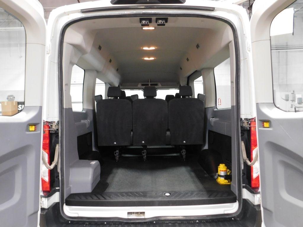 Ford Transit 150 Wagon Med. Roof XLT w/Sliding Pass. 130-in. WB 2018