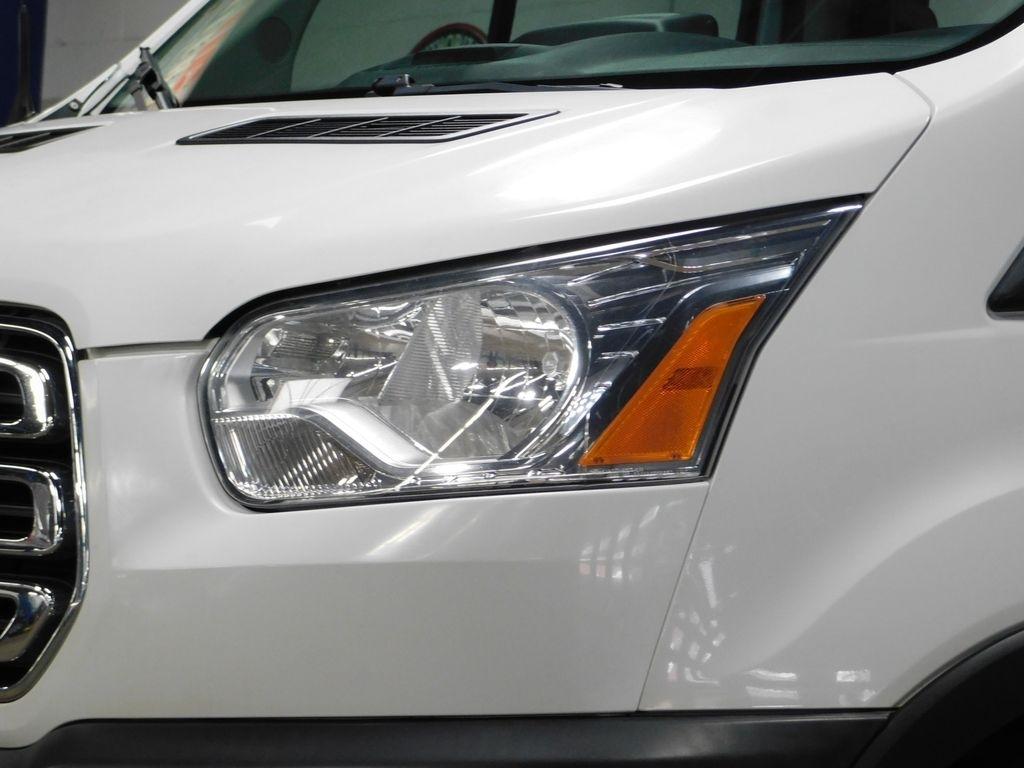 Ford Transit 150 Wagon Med. Roof XLT w/Sliding Pass. 130-in. WB 2018