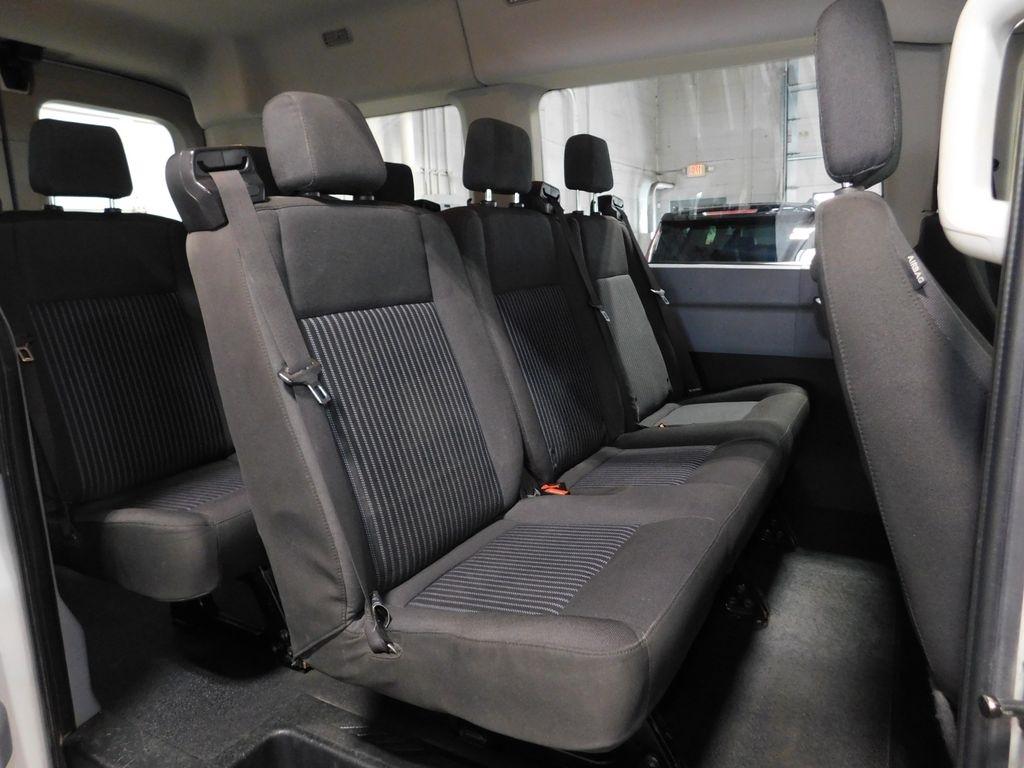 Ford Transit 150 Wagon Med. Roof XLT w/Sliding Pass. 130-in. WB 2018