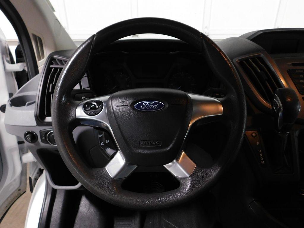 Ford Transit 150 Wagon Med. Roof XLT w/Sliding Pass. 130-in. WB 2018