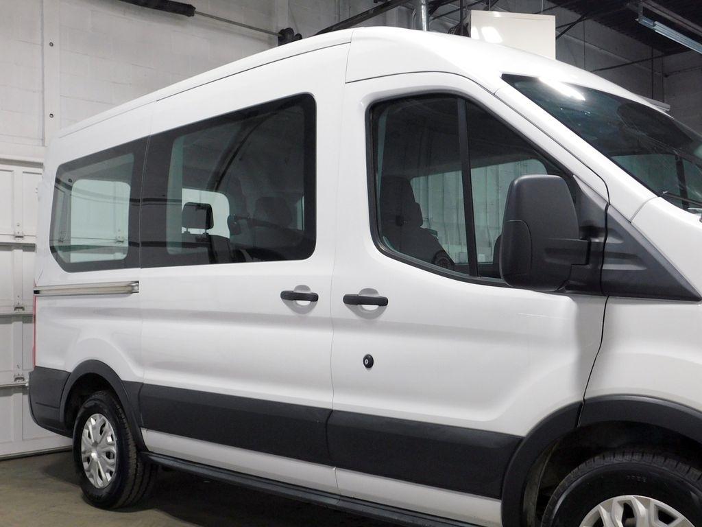 Ford Transit 150 Wagon Med. Roof XLT w/Sliding Pass. 130-in. WB 2018