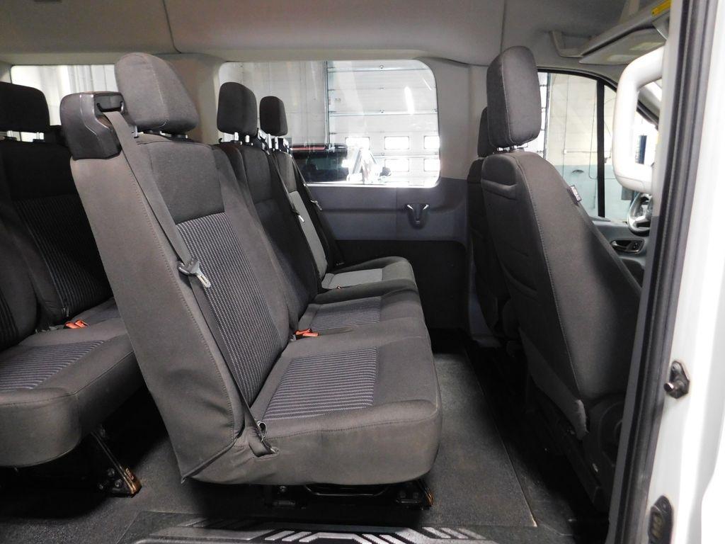 Ford Transit 150 Wagon Med. Roof XLT w/Sliding Pass. 130-in. WB 2018