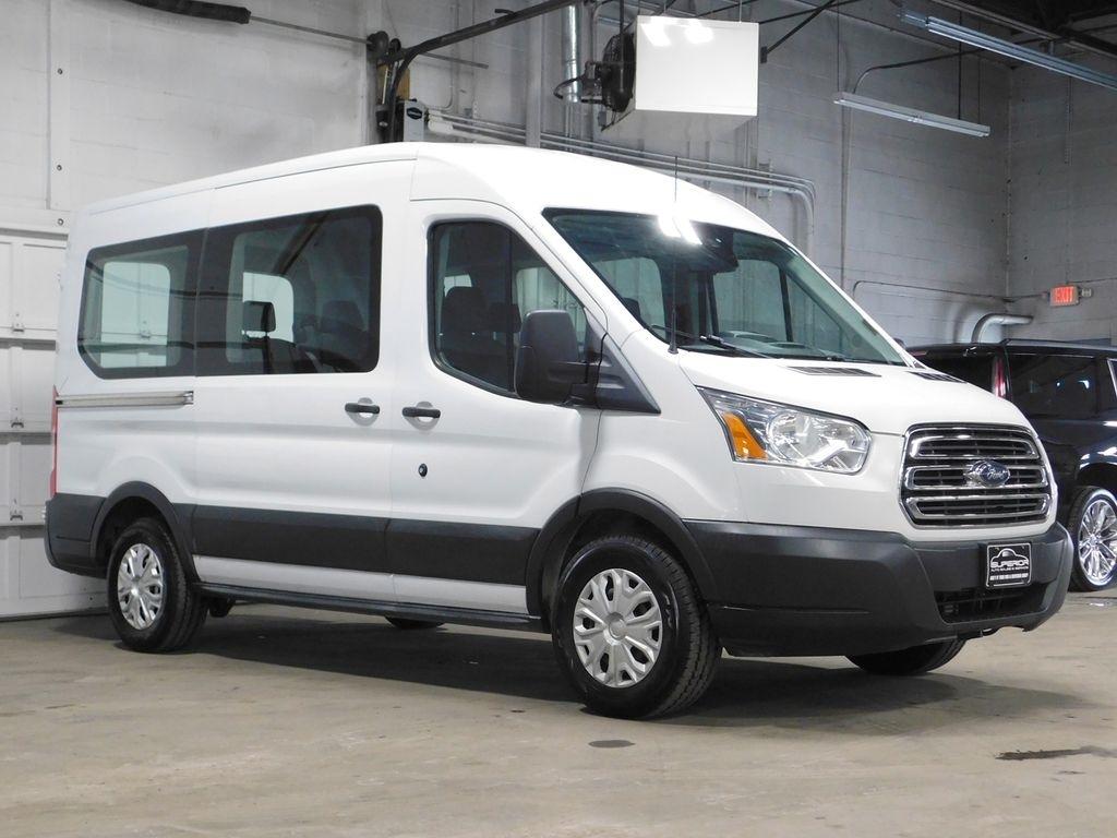 Ford Transit 150 Wagon Med. Roof XLT w/Sliding Pass. 130-in. WB 2018