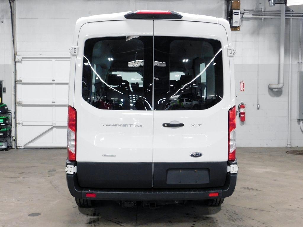 Ford Transit 150 Wagon Med. Roof XLT w/Sliding Pass. 130-in. WB 2018