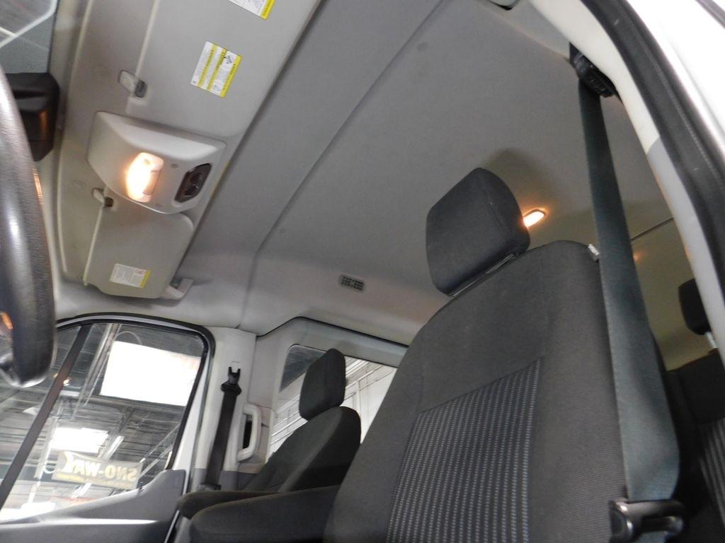 Ford Transit 150 Wagon Med. Roof XLT w/Sliding Pass. 130-in. WB 2018