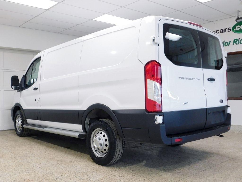 Ford Transit 250 Van High Roof w/Sliding Pass. 148-in. WB 2024