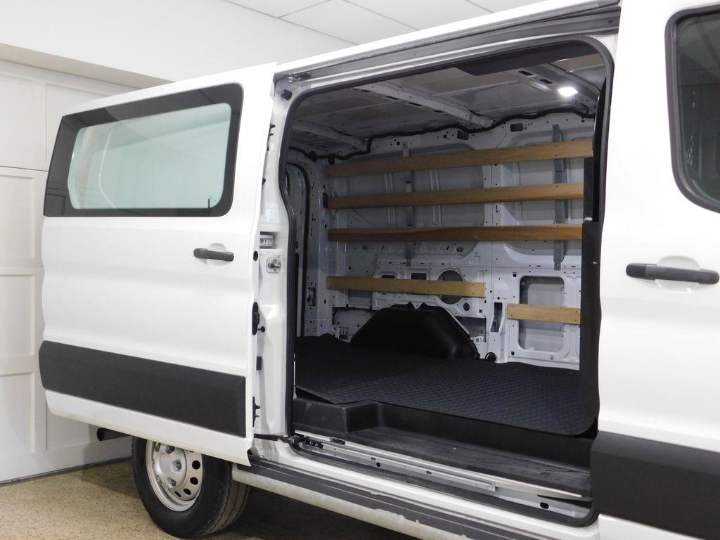 Ford Transit 250 Van High Roof w/Sliding Pass. 148-in. WB 2024