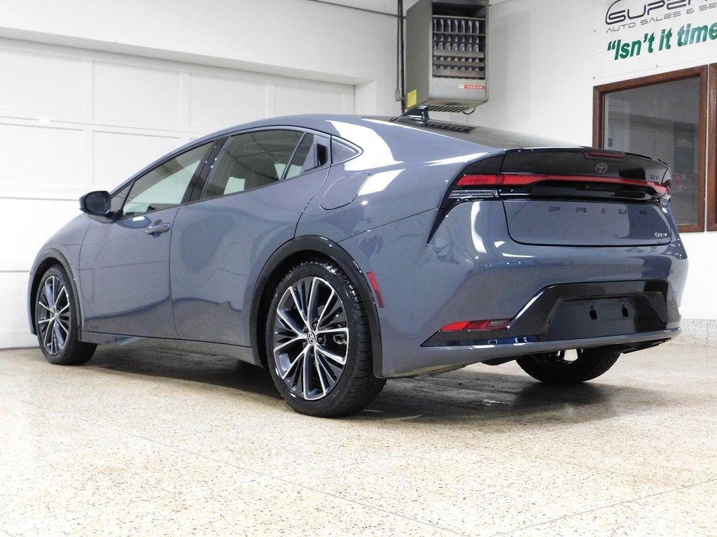 Toyota Prius XLE AWD 2024