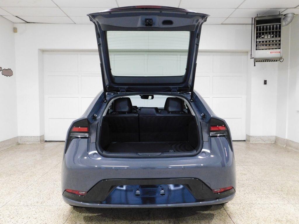 Toyota Prius XLE AWD 2024