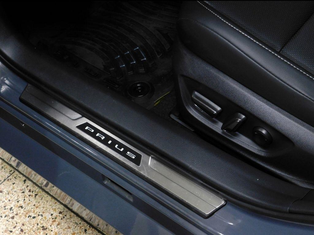 Toyota Prius XLE AWD 2024