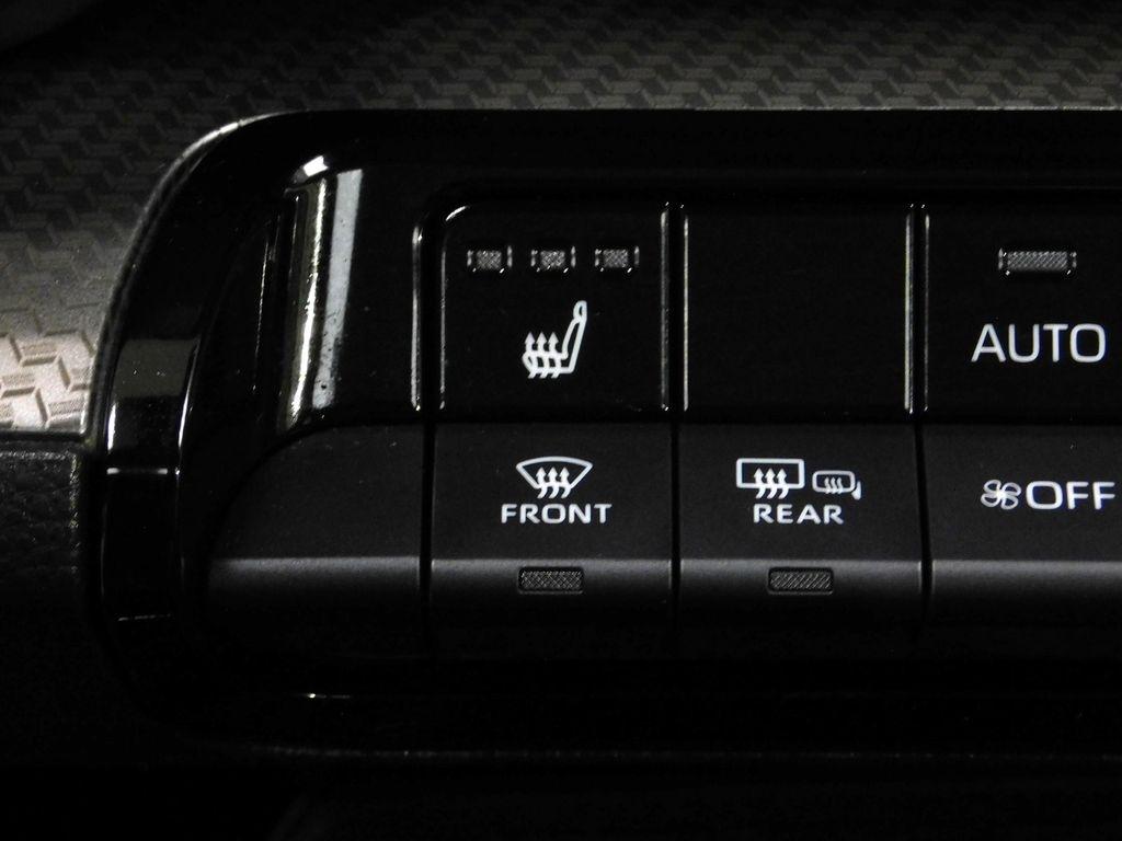 Toyota Prius XLE AWD 2024