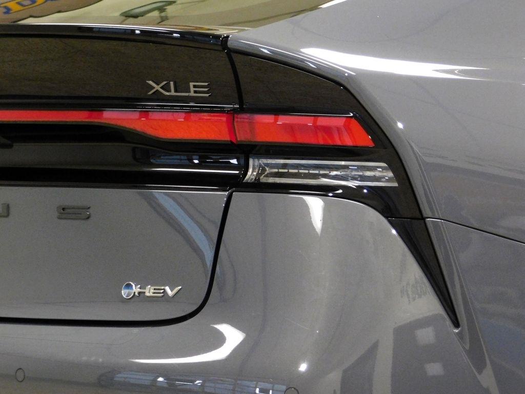 Toyota Prius XLE AWD 2024