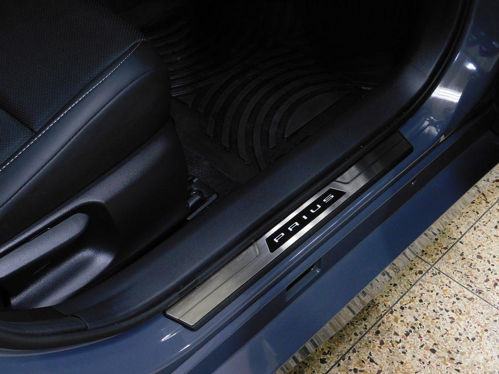 Toyota Prius XLE AWD 2024