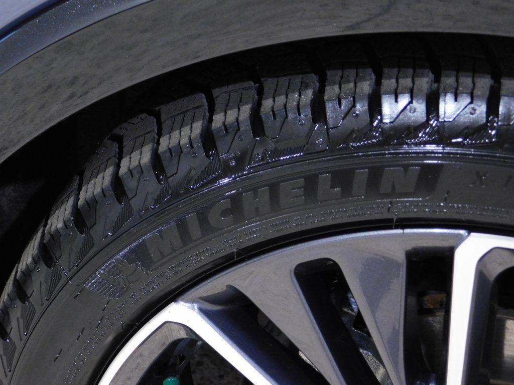 Toyota Prius XLE AWD 2024