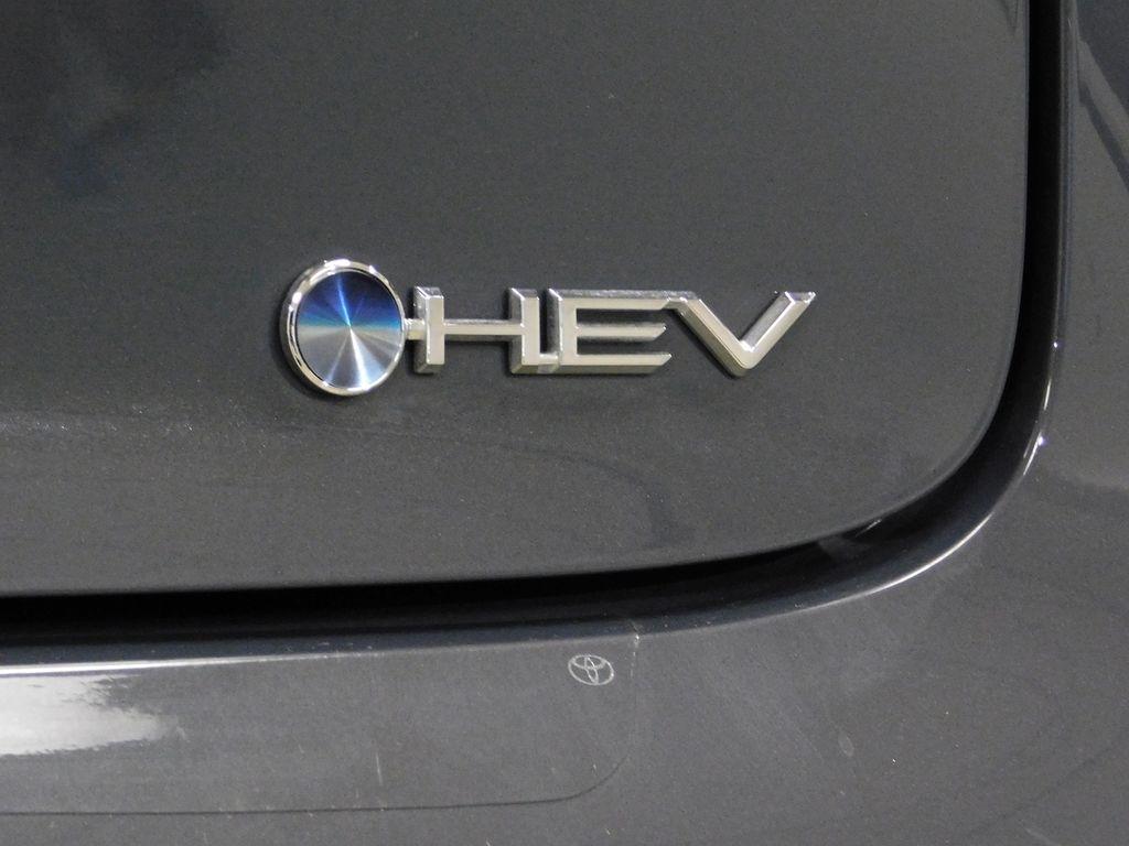 Toyota Prius XLE AWD 2024