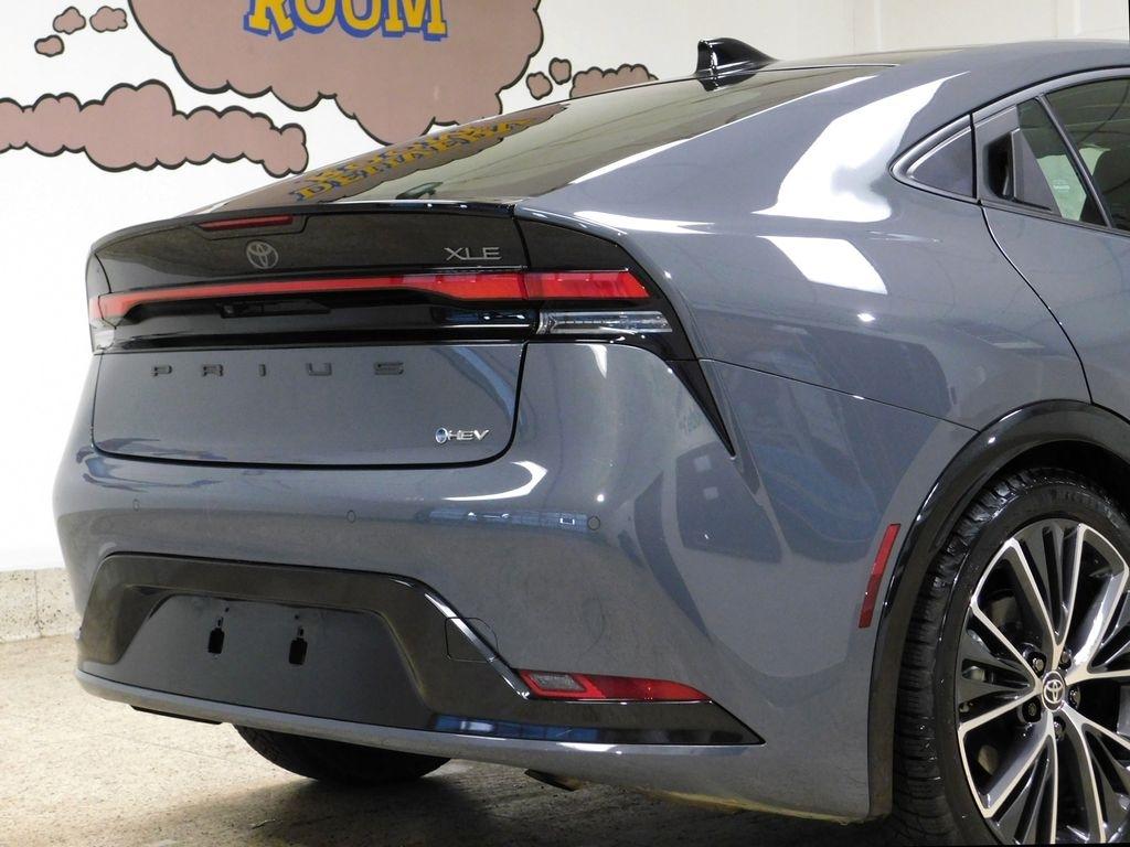 Toyota Prius XLE AWD 2024