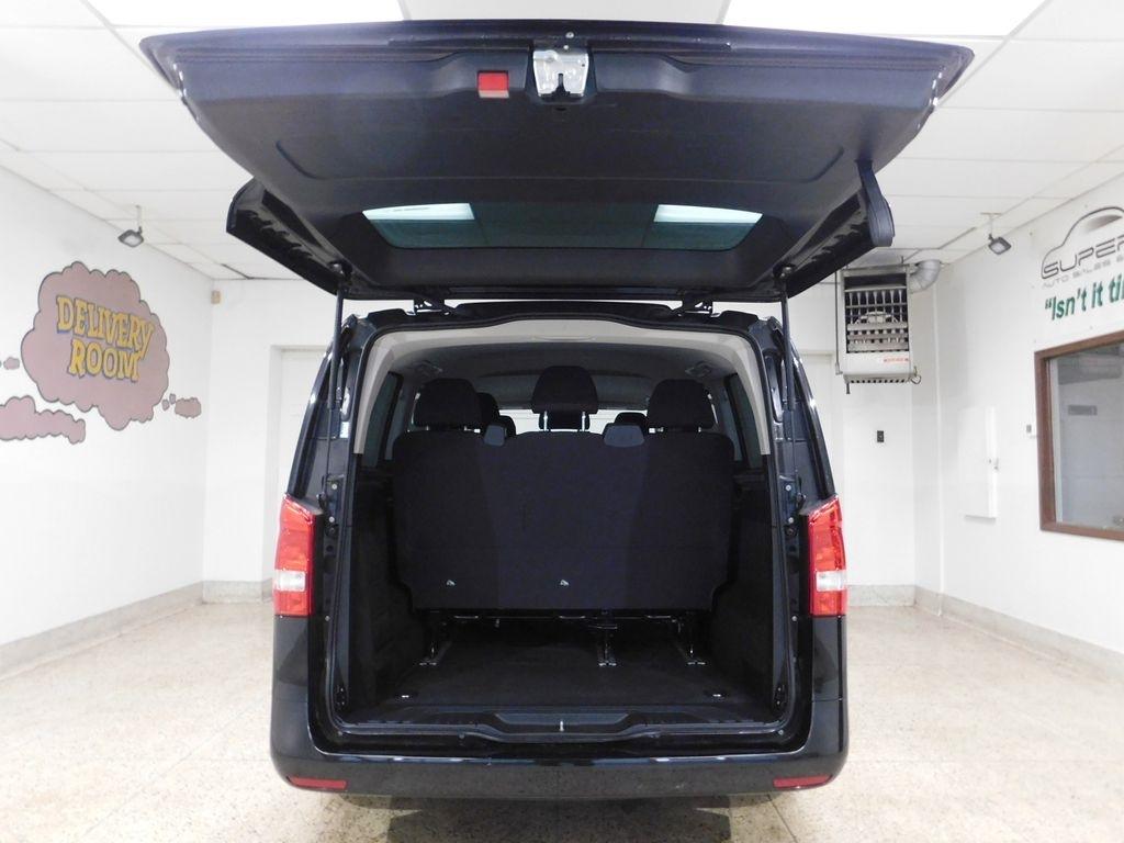 Mercedes-Benz Metris Passenger Van 2019