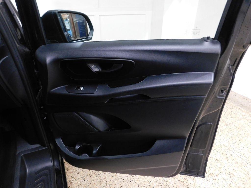 Mercedes-Benz Metris Passenger Van 2019