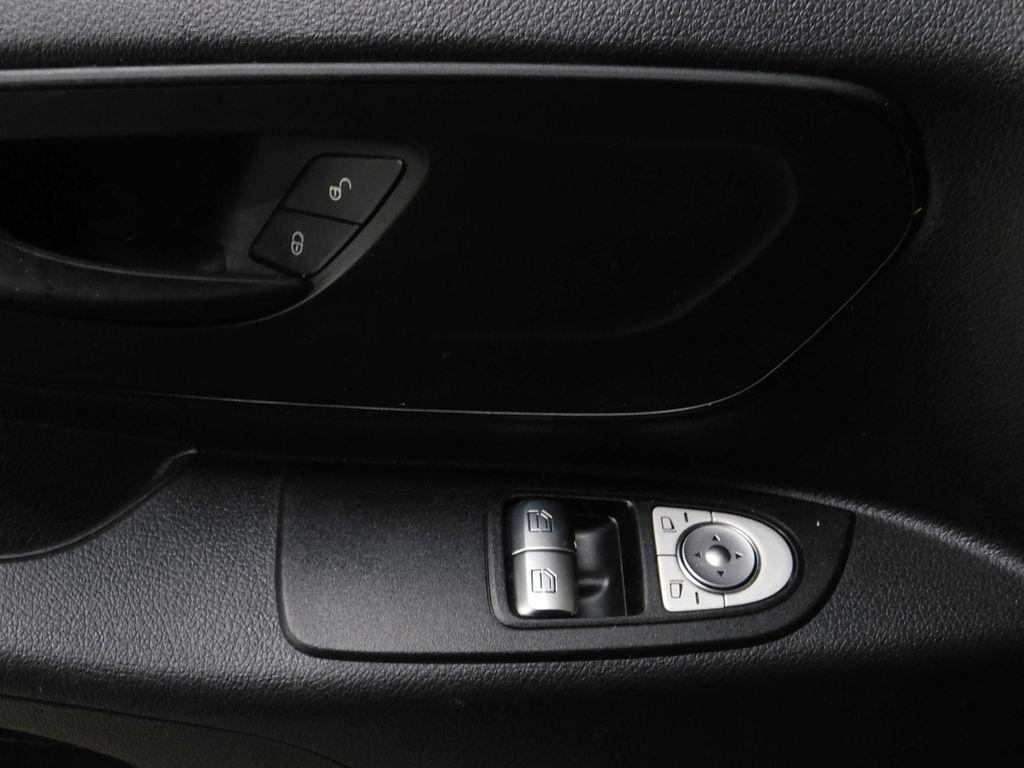 Mercedes-Benz Metris Passenger Van 2019